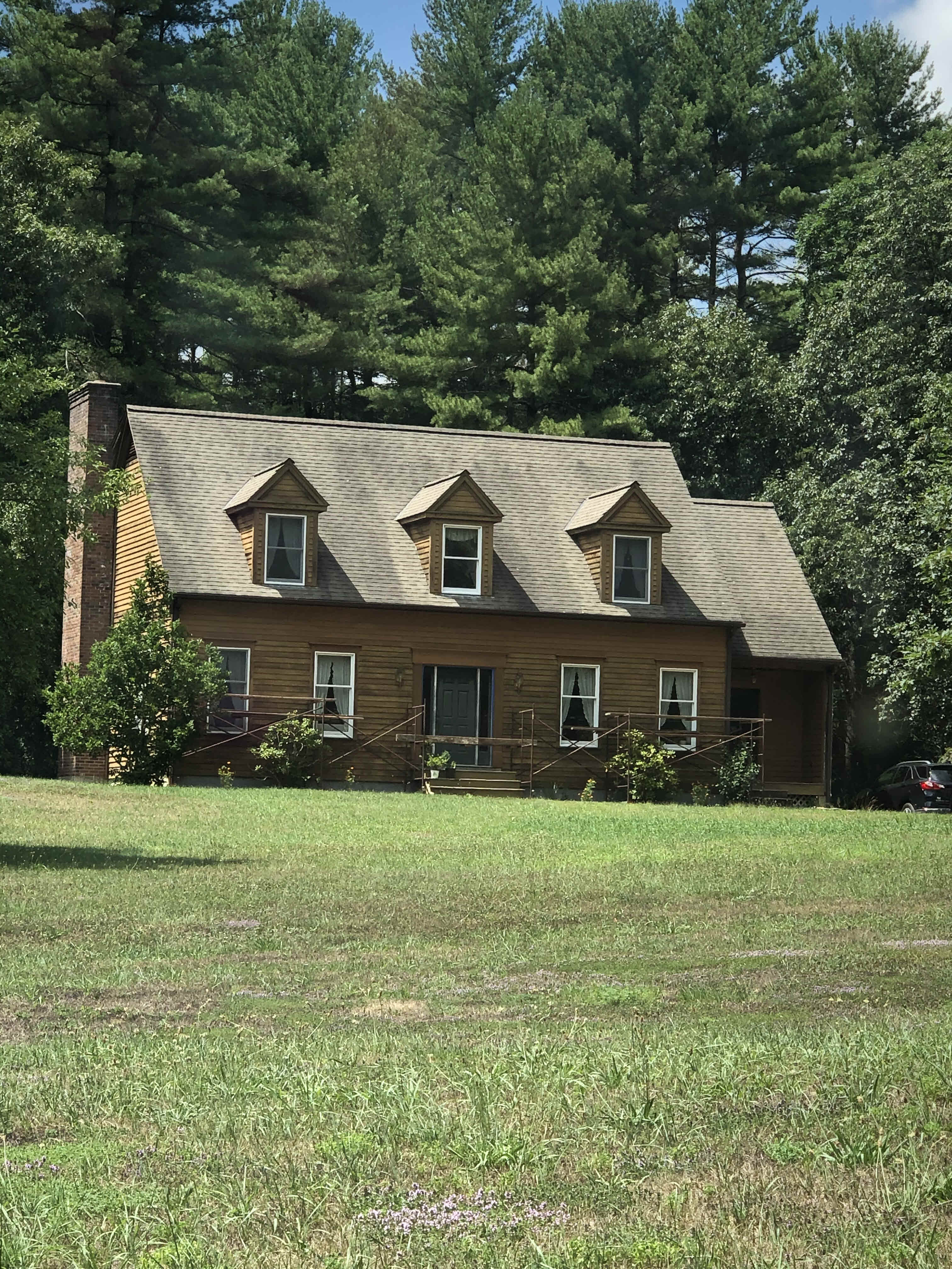 Building photograph for 10 SENECA LANE